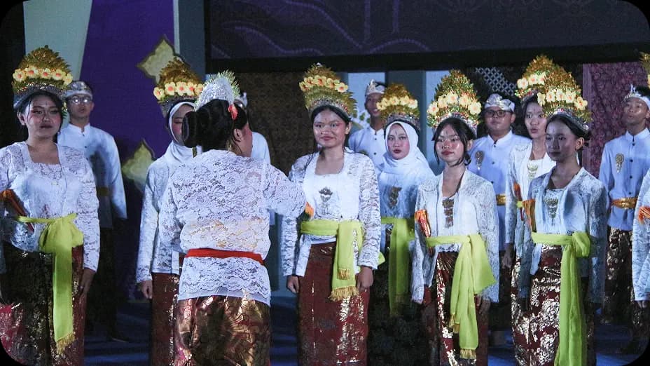 Kompetisi Paduan Suara 9