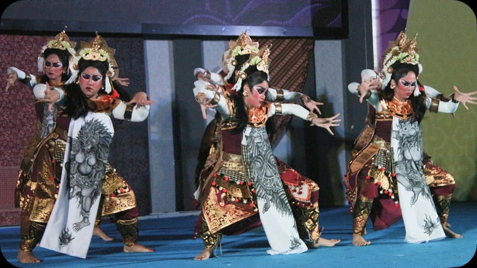 Kompetisi Tari Tradisional 10